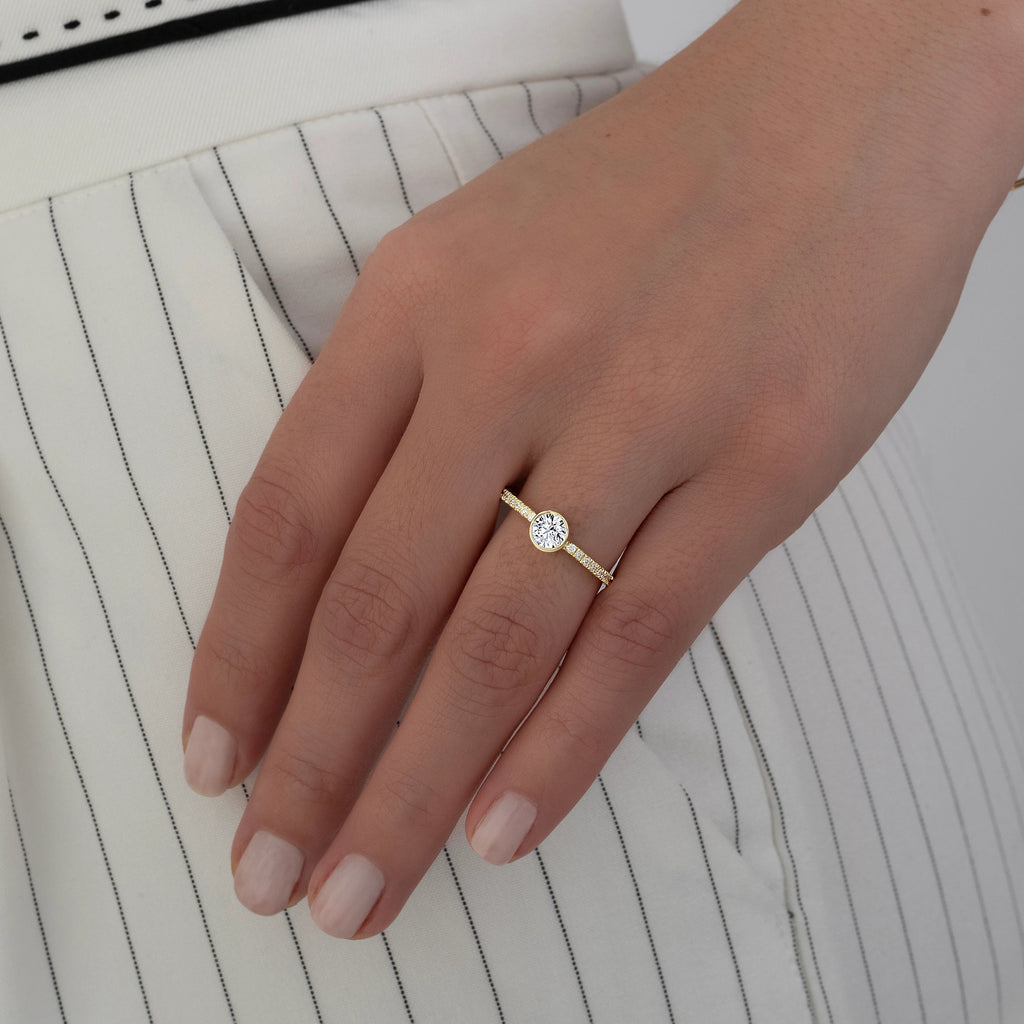 Round Brilliant Ring